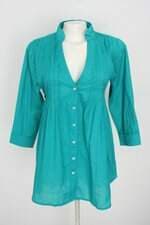 camisa la pera  feminina verde com faixa na cintura e pregas