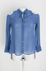 camisa C&A feminina azul com recortes e transparência