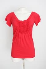 blusa guess feminina vermelha com aplique e franzido
