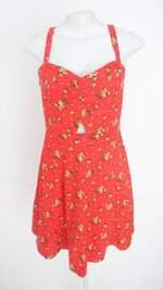 vestido feminino floral com recortes
