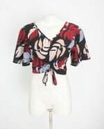 blusa cropped lucy in the sky feminina estampada