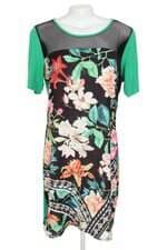 vestido feminino estampado com recortes