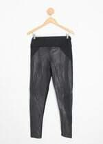 calça de tecido feminina preta com cós com elástico e recortes