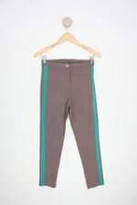 calça de tecido capim pimenta feminina cinza com faixa lateral