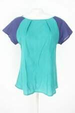 blusa feminina bicolor com recortes