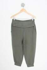 calça de tecido renner feminina verde com pregas
