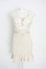 vestido feminino bege com tule