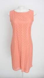 vestido feminino salmão com fenda e forro