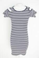 vestido feminino estampado com recortes