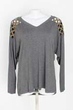 blusa manga longa realist feminina cinza com bordado