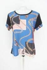 blusa feminina estampada com aplique e recortes
