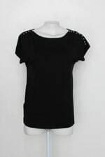 Blusa feminina preta com recortes e renda