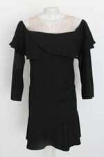 vestido feminino preto com jabô e recortes