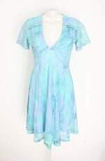 vestido feminino azul com forro