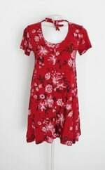 macaquinho feminino vermelho estampado com sobreposição
