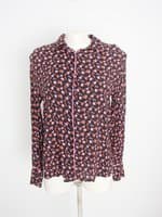 camisa shoulder feminina estampada com barra mullet e fenda
