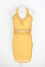 vestido feminino amarelo com bordado e forro