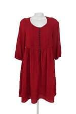 Vestido curto feminino vermelho com forro