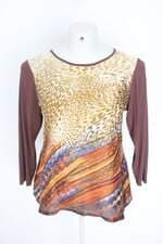 blusa feminina estampada com recortes