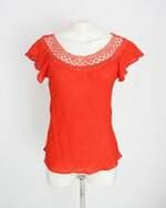 blusa feminina vermelha com bordado