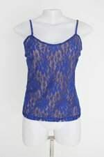 regata feminina azul com renda