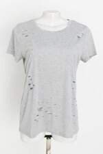 blusa feminina cinza com aplique e recortes