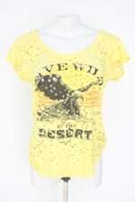 camiseta Rosa Chá feminina amarela com corte à laser
