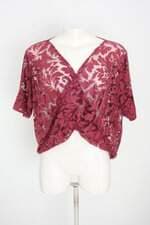 blusa feminina vermelha com bordado
