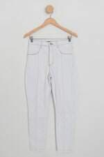 calça jeans feminina azul com nervura