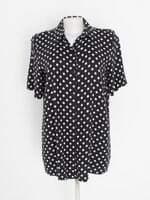 camisa C&A feminina estampa poás