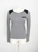 blusa feminina cinza com recortes