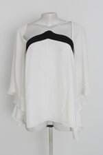blusa animale feminina branca com recortes