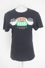 camiseta f.r.i.e.n.d.s unissex preta estampada