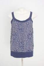 regata feminina azul com renda