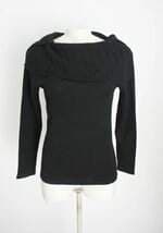 blusa de tricô feminina preta com aplique e cós com elástico