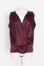 blusa feminina roxa com pregas