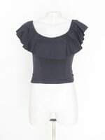 blusa feminina preta com bojo e sobreposição