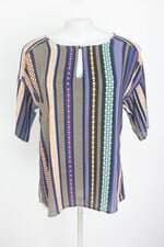 blusa feminina estampada com recortes