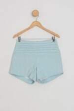 shorts feminino azul com drapeado