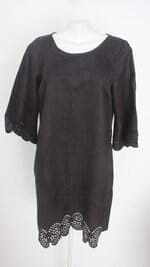 vestido feminino preto com corte à laser
