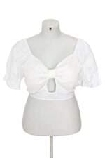 cropped feminino branco com bojo e recortes