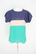 blusa feminina com recortes em cores