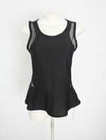 regata feminina preta com peplum e recortes