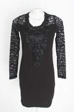 vestido feminino preto com bordado e renda