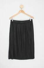 saia marisa feminina preta com forro e plissado
