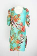 vestido C&A feminino verde floral com recortes