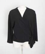 blusa renner feminina preta com sobreposição