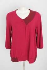 blusa feminina vermelha com pregas