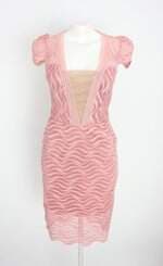 vestido feminino rosa com fenda e forro