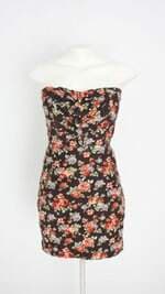 vestido curto sem alças floral 